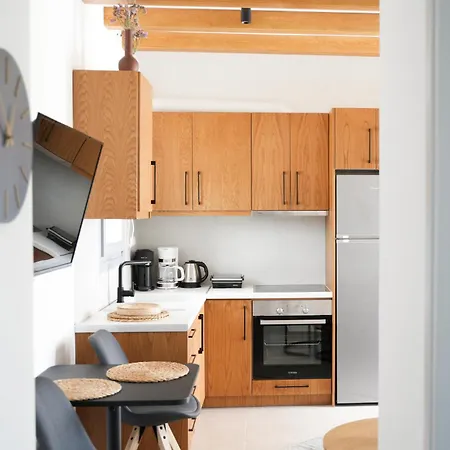Pyrra Apartment *