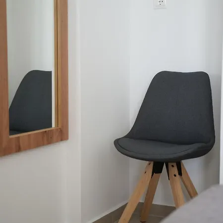 Pyrra Apartment *